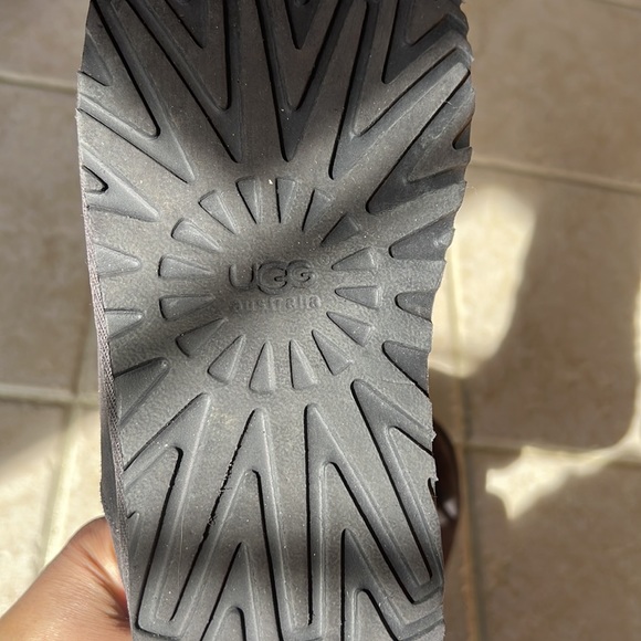 UGG RARE knit boots with belt, Size 7, grey - Picture 4 of 7